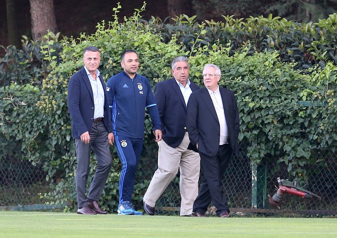 Fenerbahçe Feyenoord canlı izle (FB FEYENOORD şifresiz canlı izle)