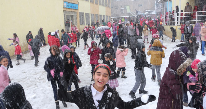 İstanbul’da okullar tatil mi? 13 Şubat Pazartesi kar tatili var mı?
