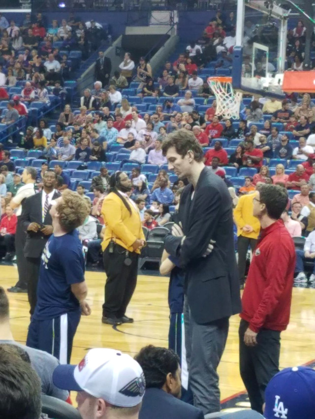 Ömer Aşık'ın Yeni Görüntüsü Görenleri Hayrete Düşürüyor