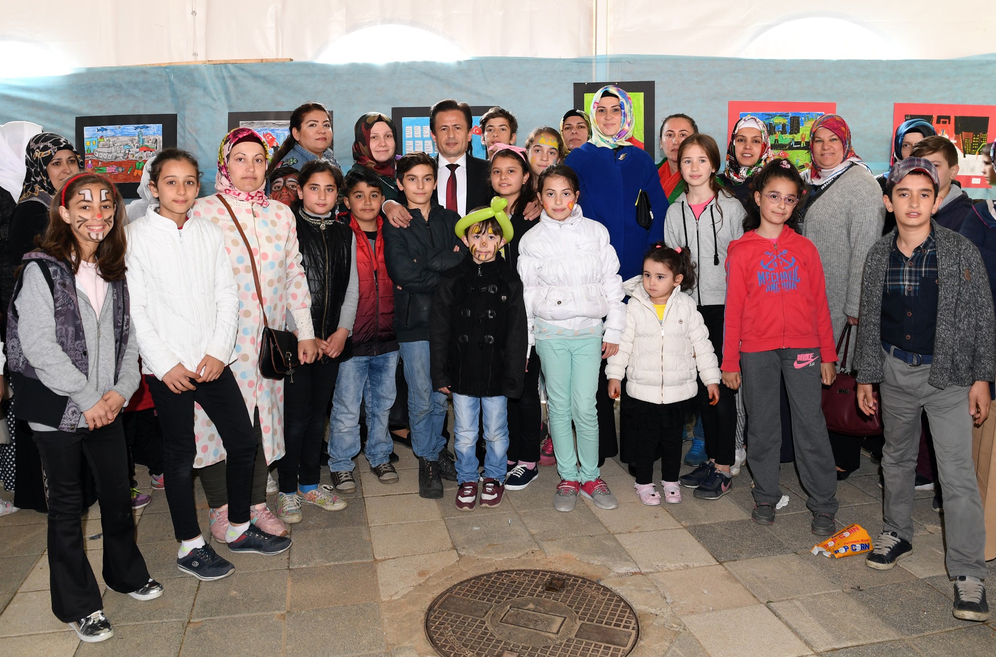 Tuzla Belediyesi Gönül Elleri Çarşısı’na Kayıtlı Çocuklar, 'Kahramanlık'ı Resmetti