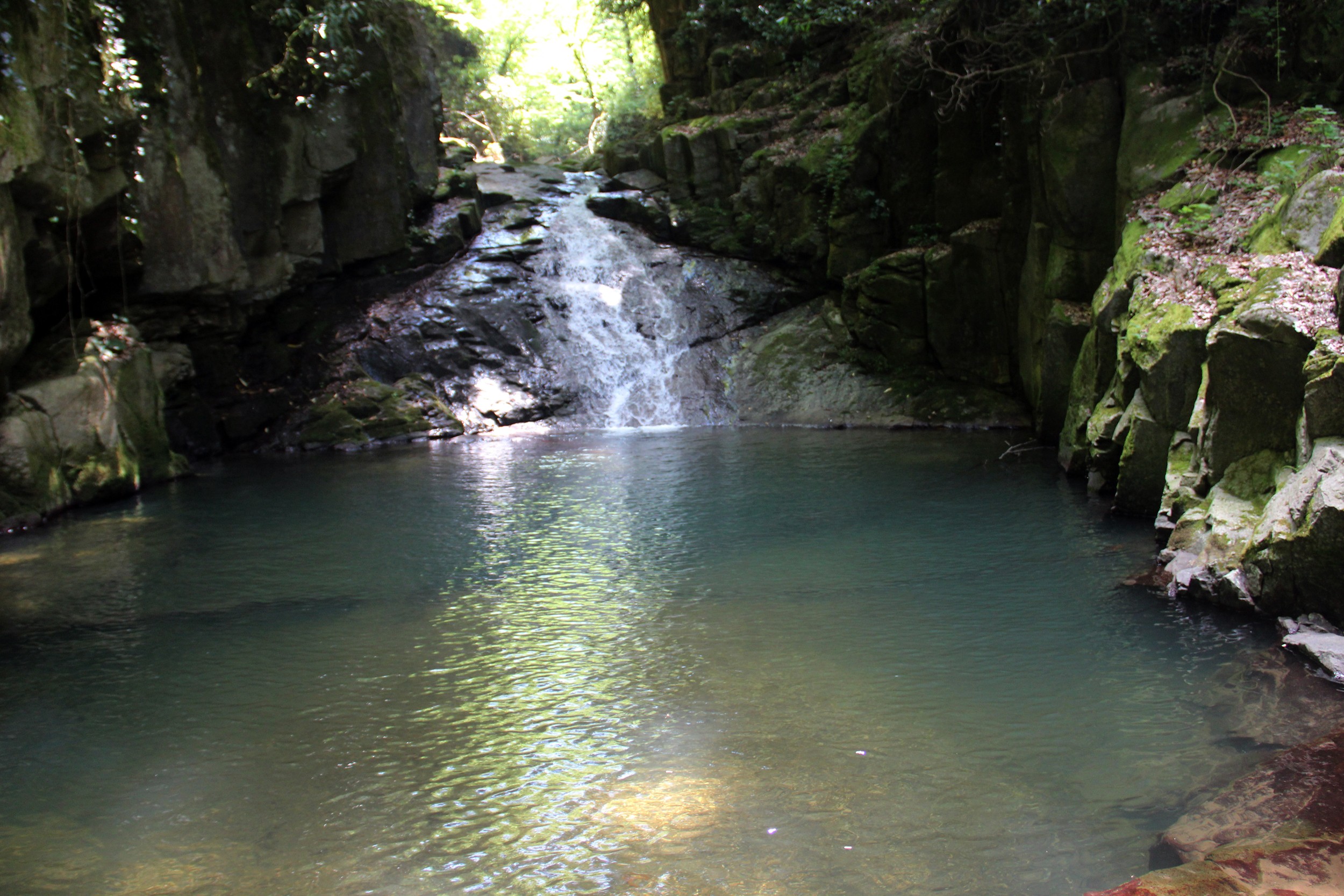 Kayalıdere Şelaleleri görenleri kendisine hayran bırakıyor