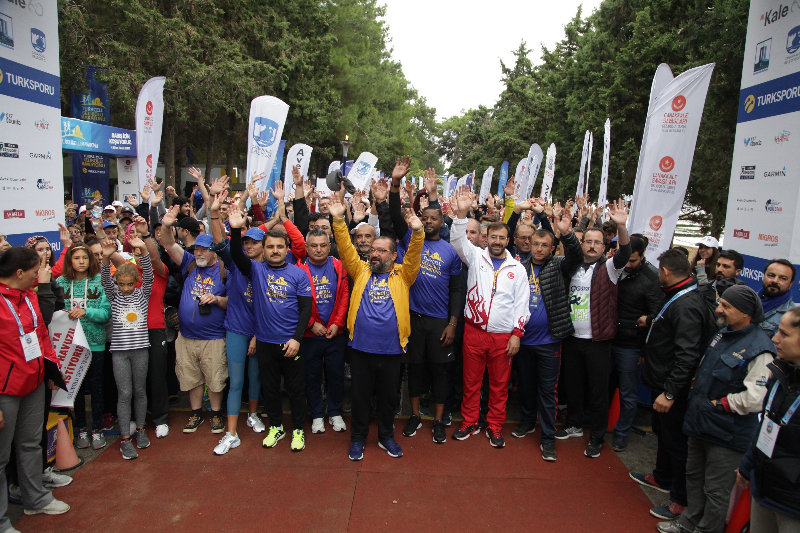 Turkcell Gelibolu Maratonu binlerce kişinin katılımıyla başladı