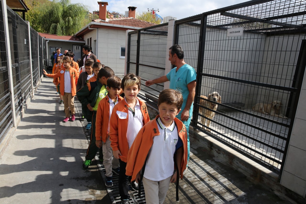 Minik öğrencilerden anlamlı ziyaret