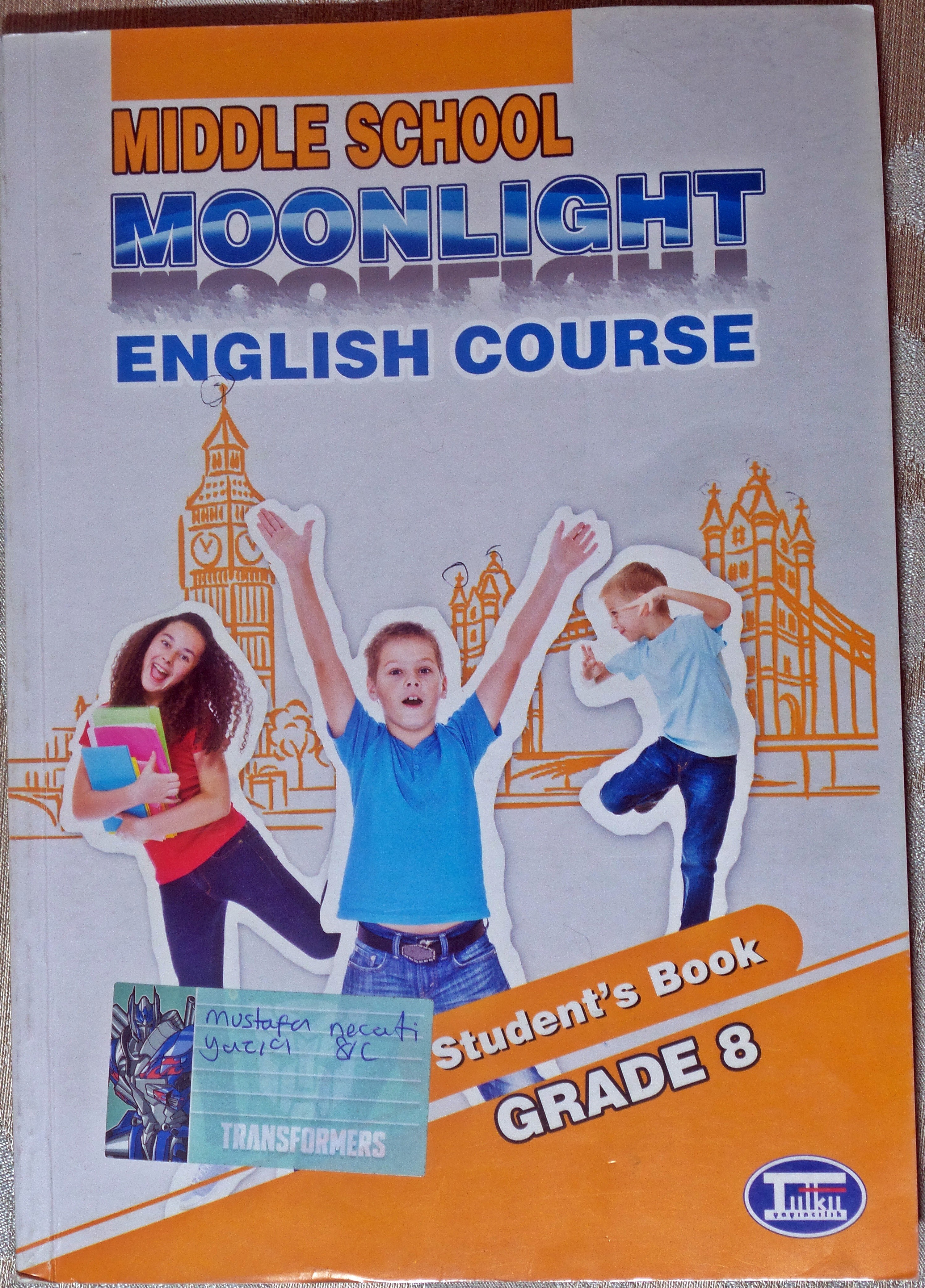 ‘Haç’ işaretli ders kitabı velilerin tepkisini çekti