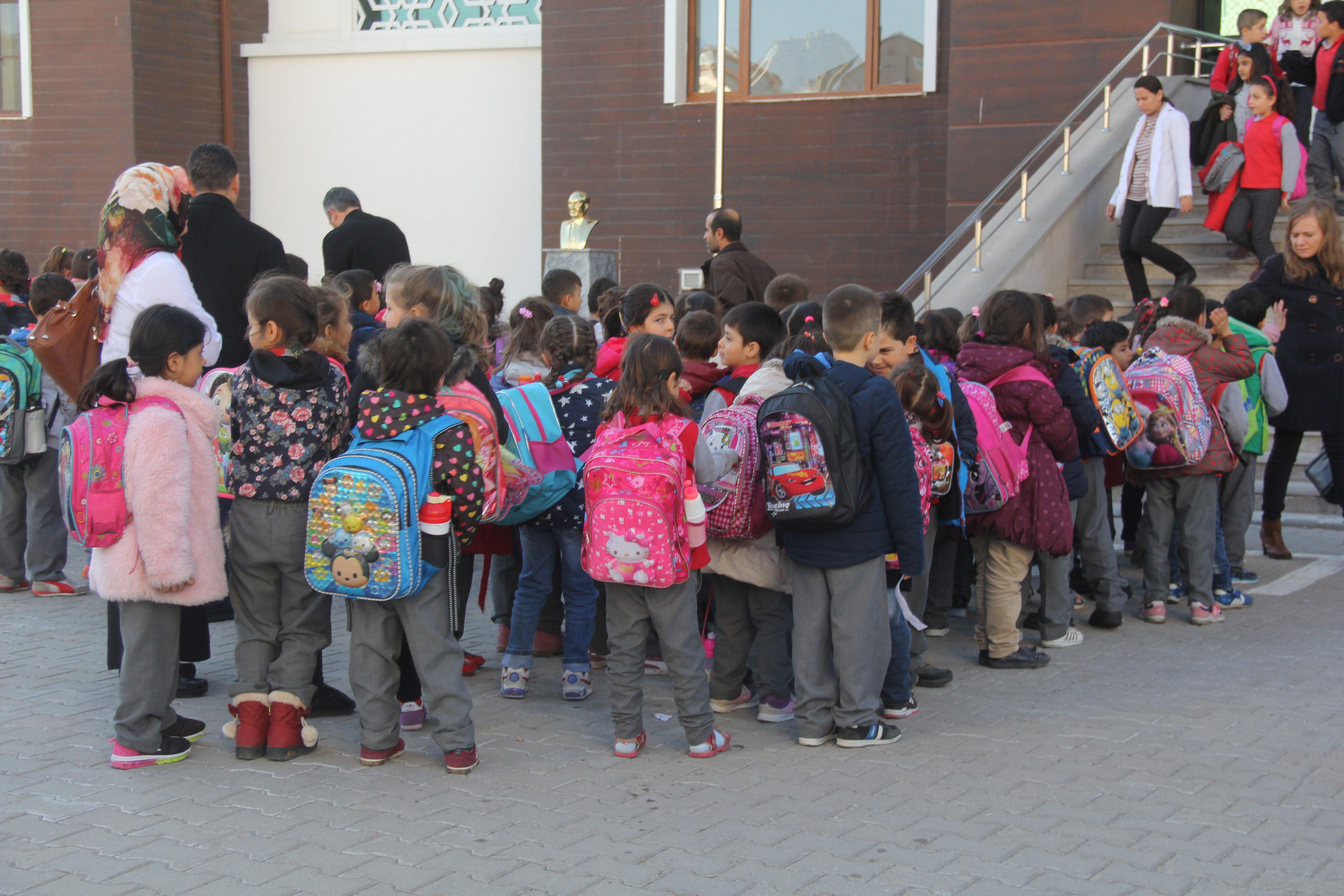 15 tatil ne zaman 2018 yarıyıl tatili hangi gün başlıyor?