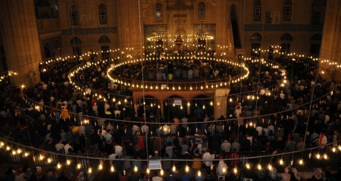 Mevlid Kandili 2017 ne zaman? Rebiülevvel ayı 11. gecesi hangi güne denk gelecek? Mevlid Kandili duası