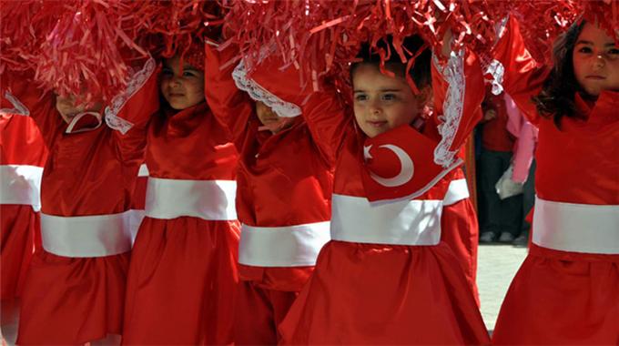 2018'de kaç gün tatil var? Çalışanlar 2018'de kaç gün tatil yapacak? İşte 2018 yılı resmi tatil günleri...