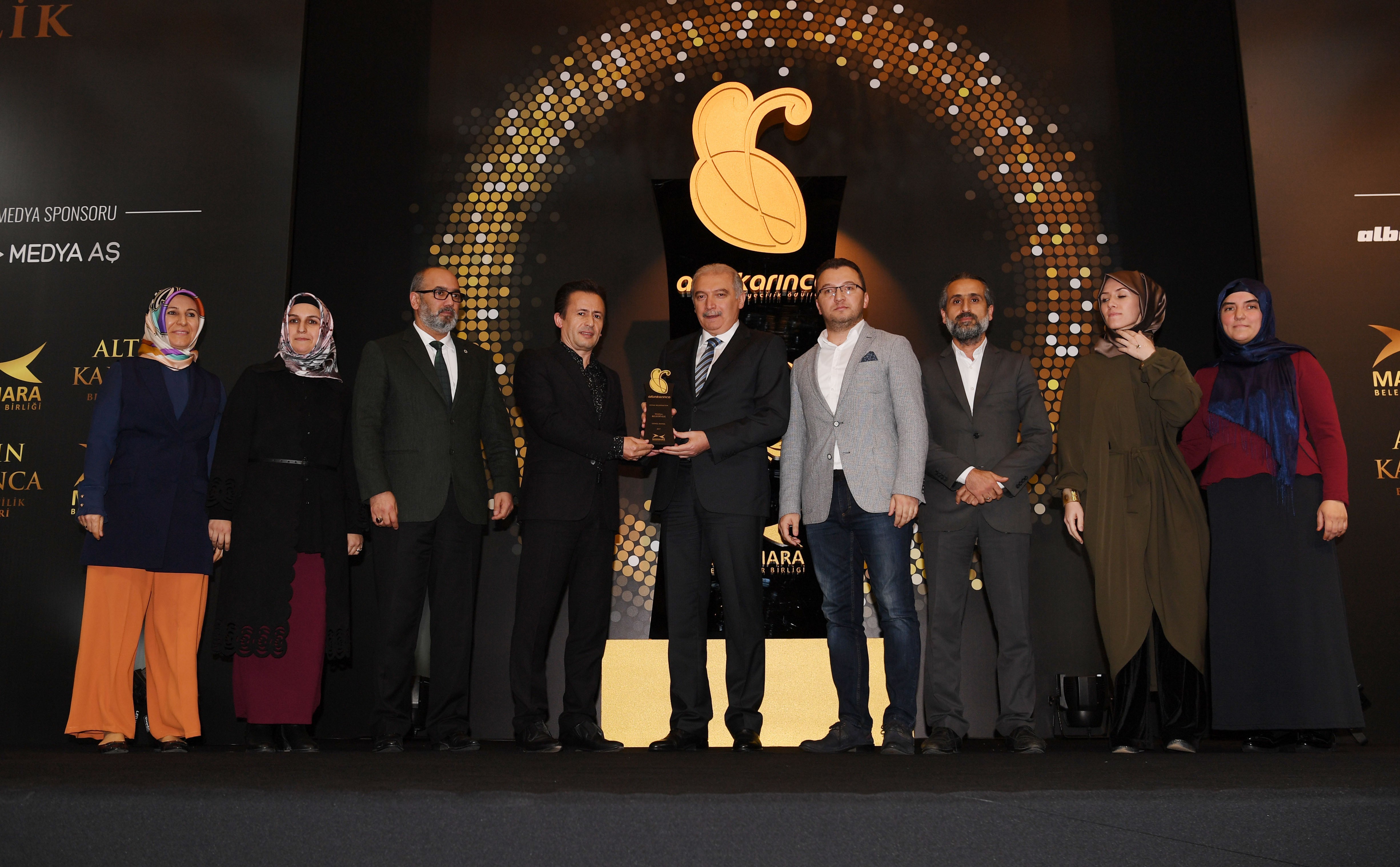 Başkan Yazıcı, 'Gönül Hanem' ile Altın Karınca Ödülünü kazandı