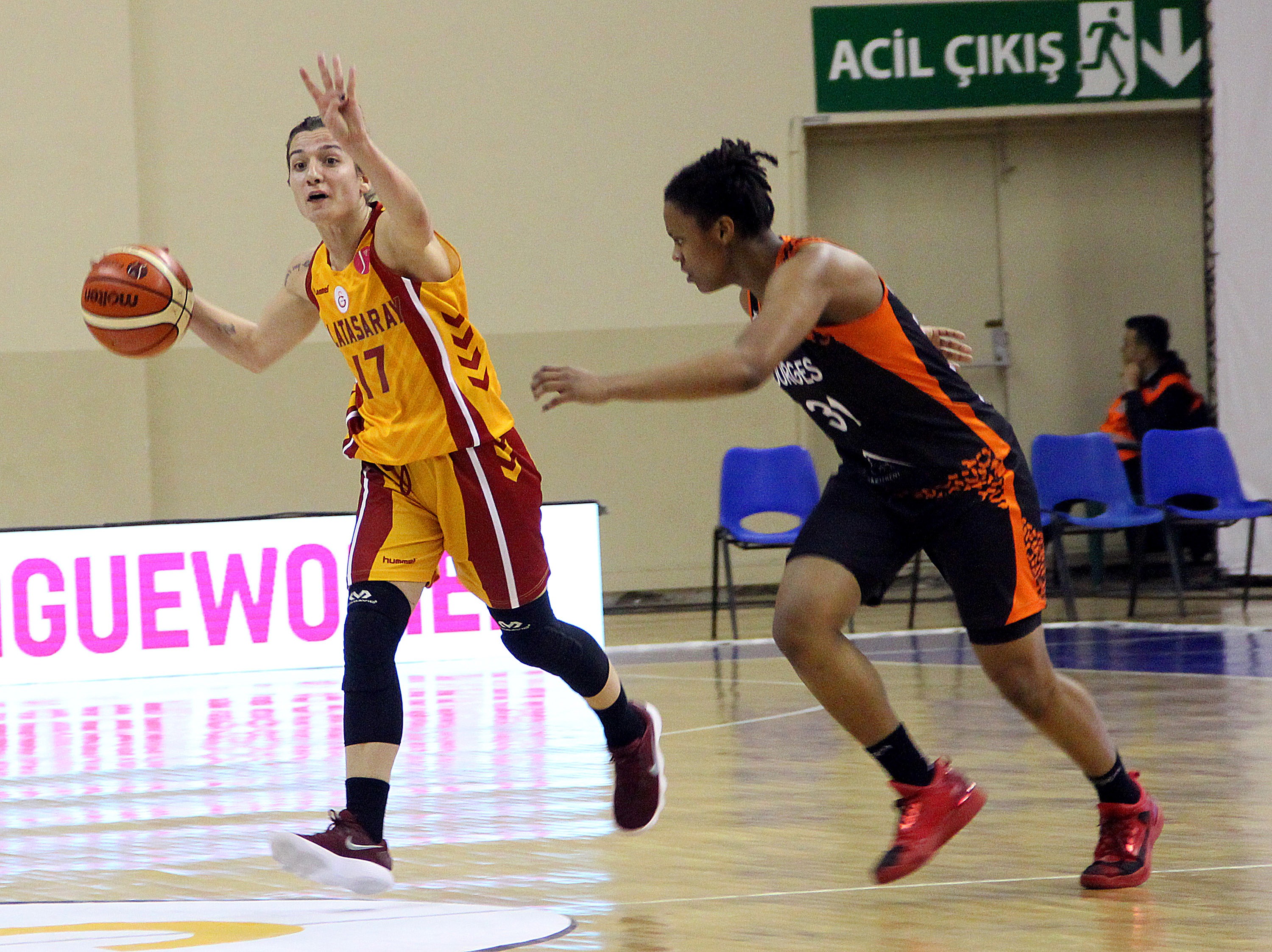 Galatasaray evinde Bourges'e farklı mağlup oldu