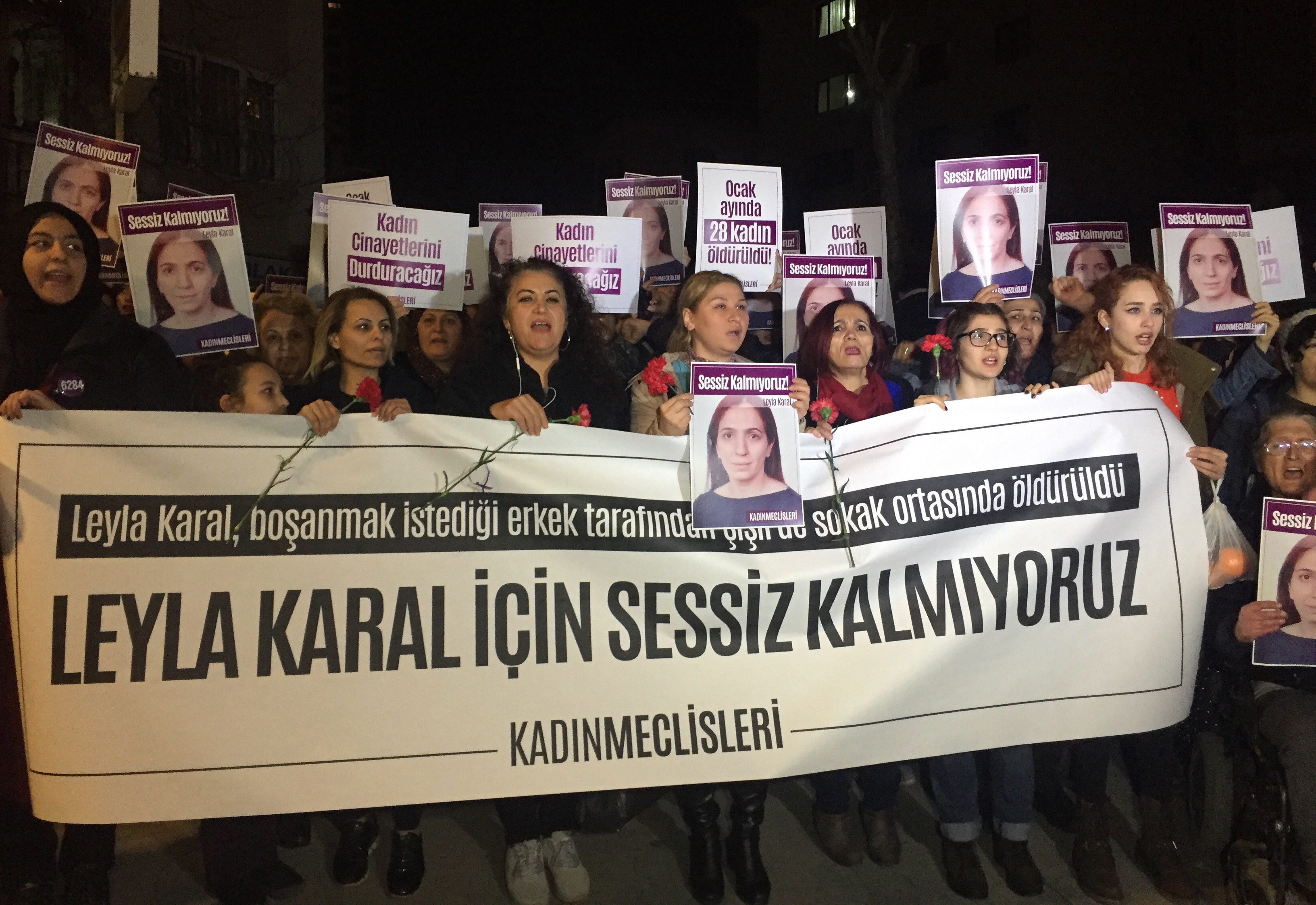 Kadın cinayetlerine portakallı protesto