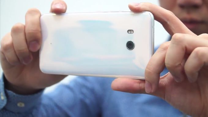 HTC'nin en yeni son model telefonu nedir? | HTC'nin en yeni telefonunun fiyatı nedir?