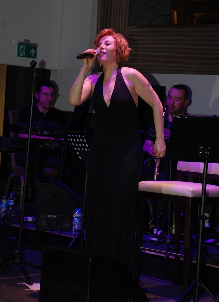 Zuhal Olcay'a 'Cumhurbaşkanına hakaret'ten 10 ay hapis cezası | Zuhal Olcay Kimdir, Nerelidir, Kaç Yaşındadır?