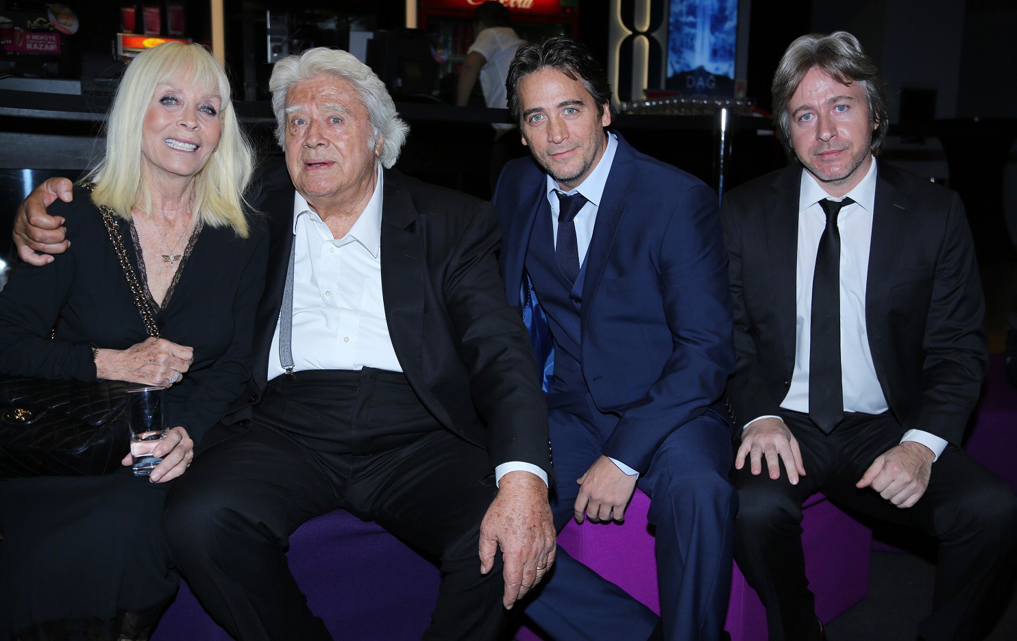 Cüneyt Arkın'dan kötü haber |Cüneyt Arkın Öldü mü, son durumu ne? Cüneyt Arkın kimdir?