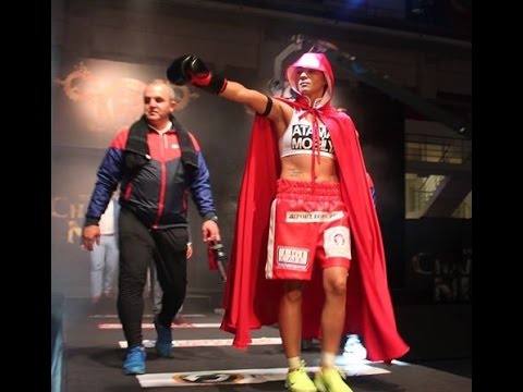 Dünya Şampiyonu Sabriye Şengül: 'Yumruklarımı savururken aklıma bayrağım geliyor'