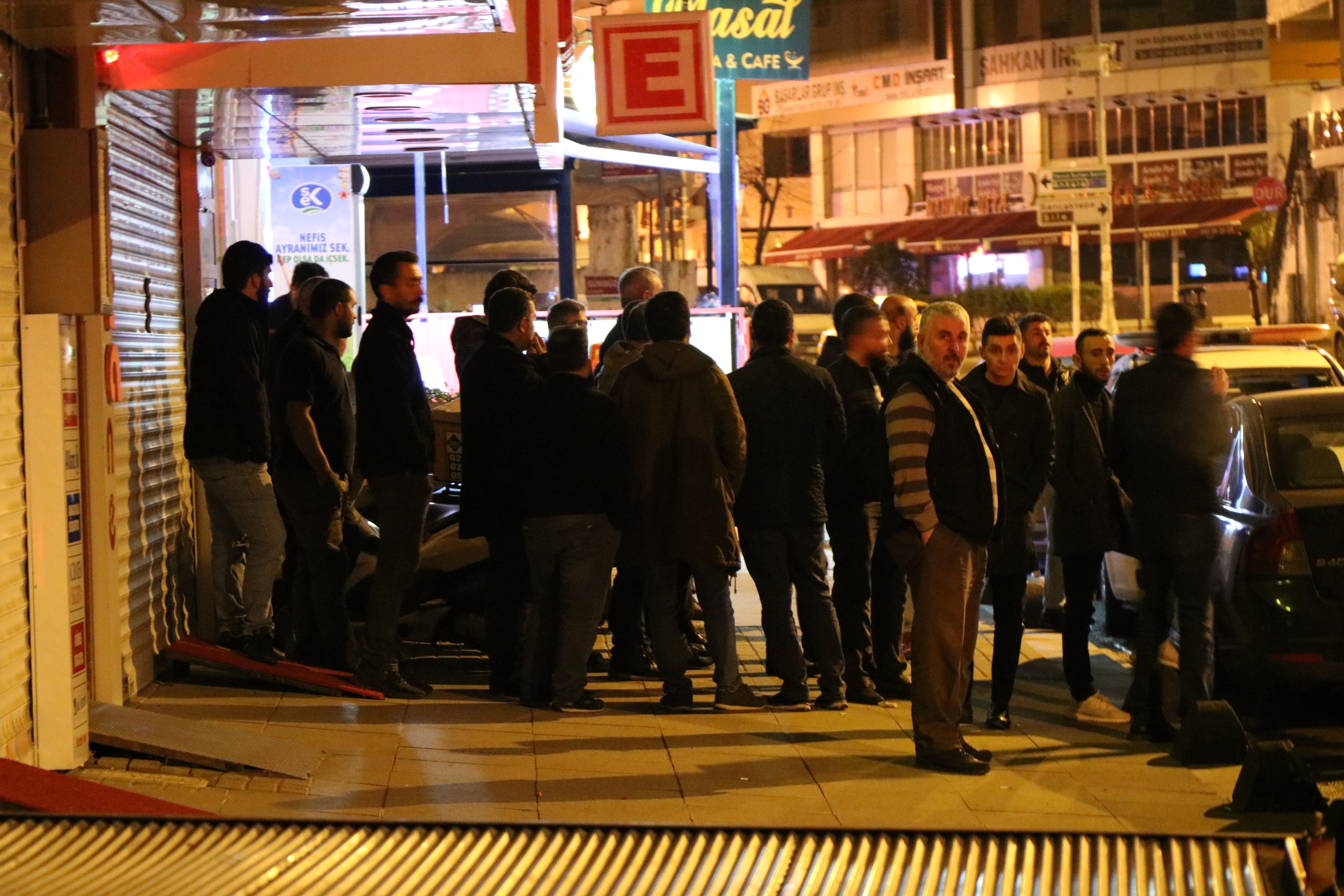 Taksicilerin UBER sürücüsüne tacizi kamerada