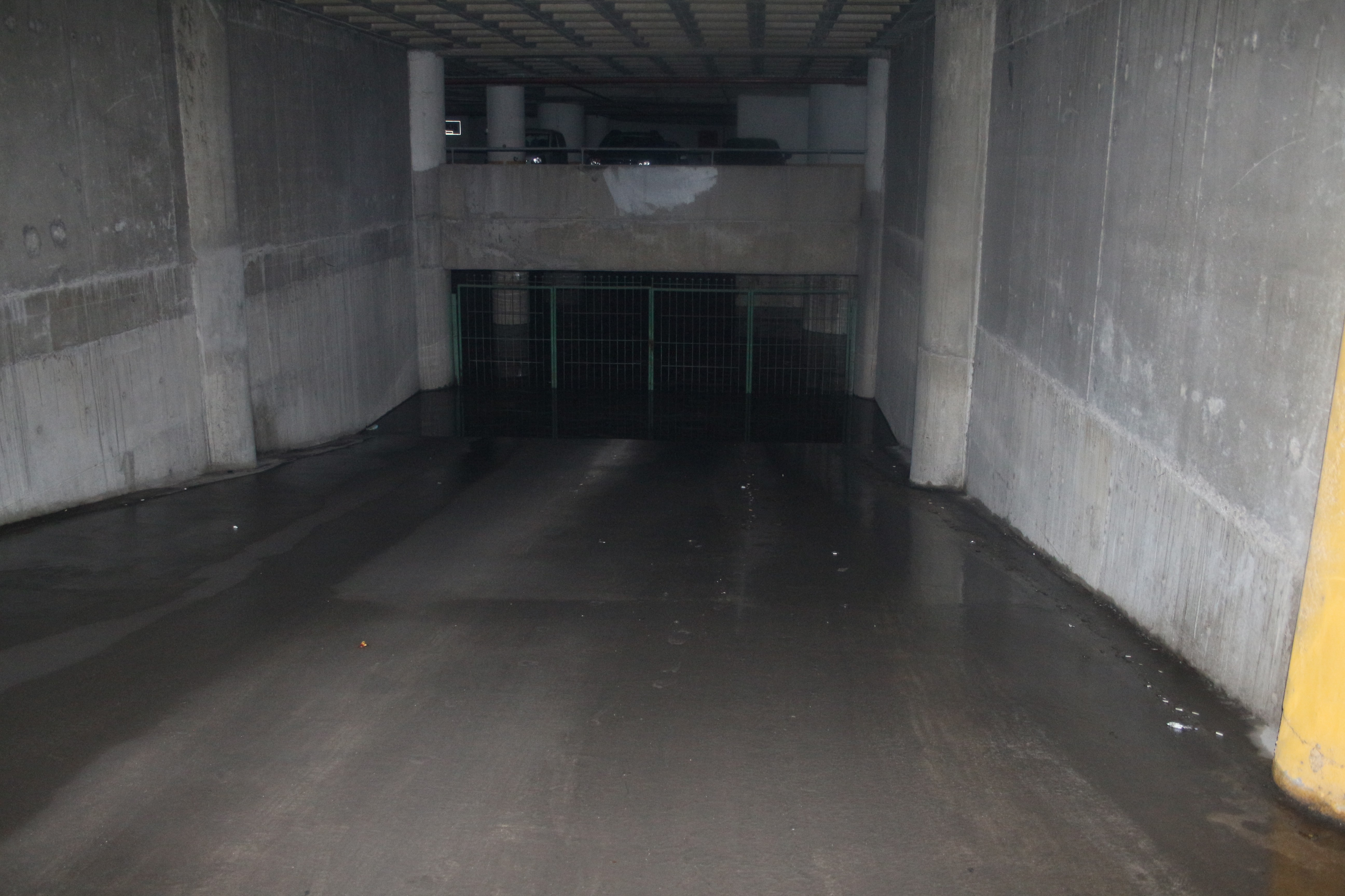 İzmir Şehirlerarası Otobüs Terminali sular altında kaldı, elektrikler kesildi