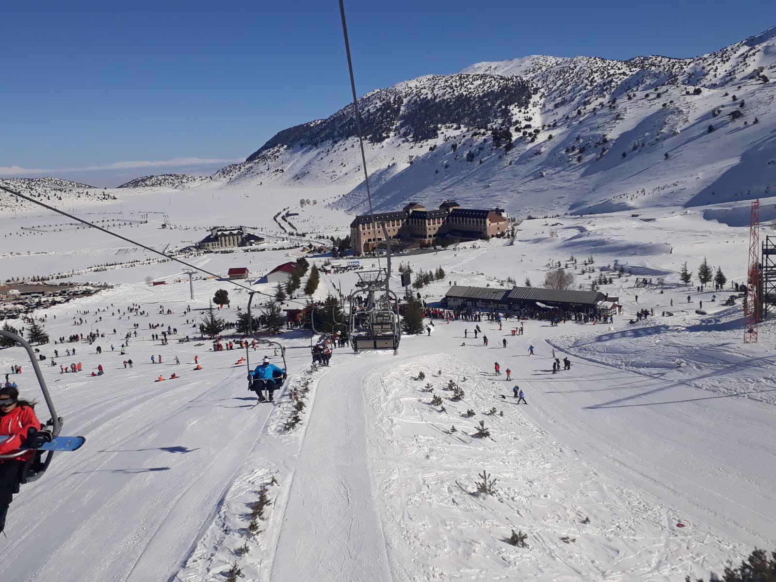 Davraz’da kar kalınlığı 2 metreyi aştı