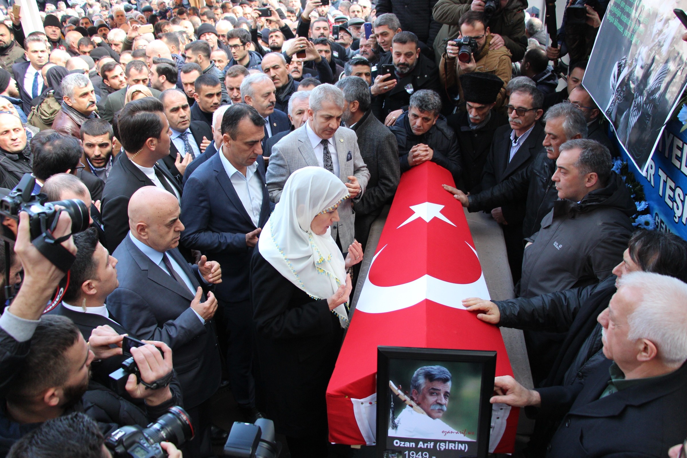 Ozan Arif’e son görev