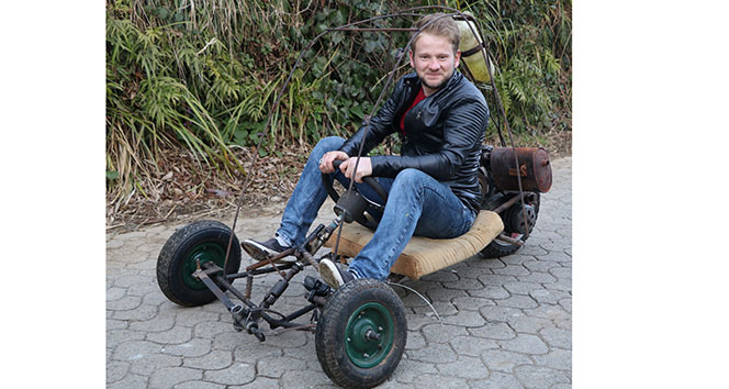 İnşaat demirinden ATV yaptı