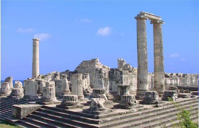 2600 yıllık Apollon tüm heybetiyle yıllara meydan okuyor