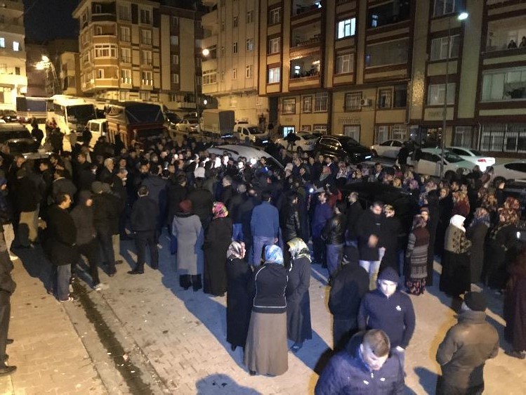 Hırsızlık için girdikleri evde 2 kişiyi öldürdüler