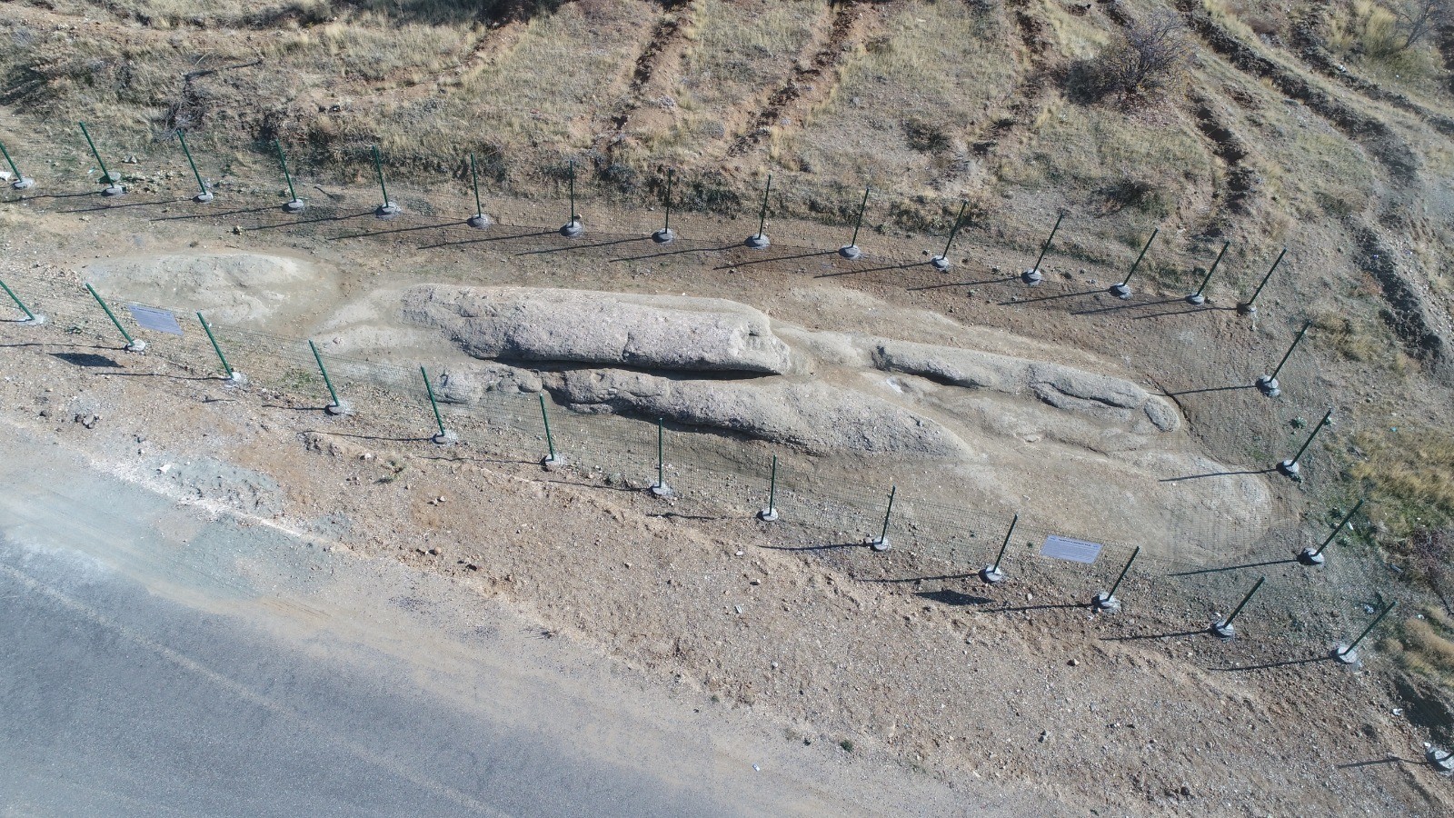 Koruma altındaki 'Ejderha Taşı'nı kazan 3 şüpheli yakalandı
