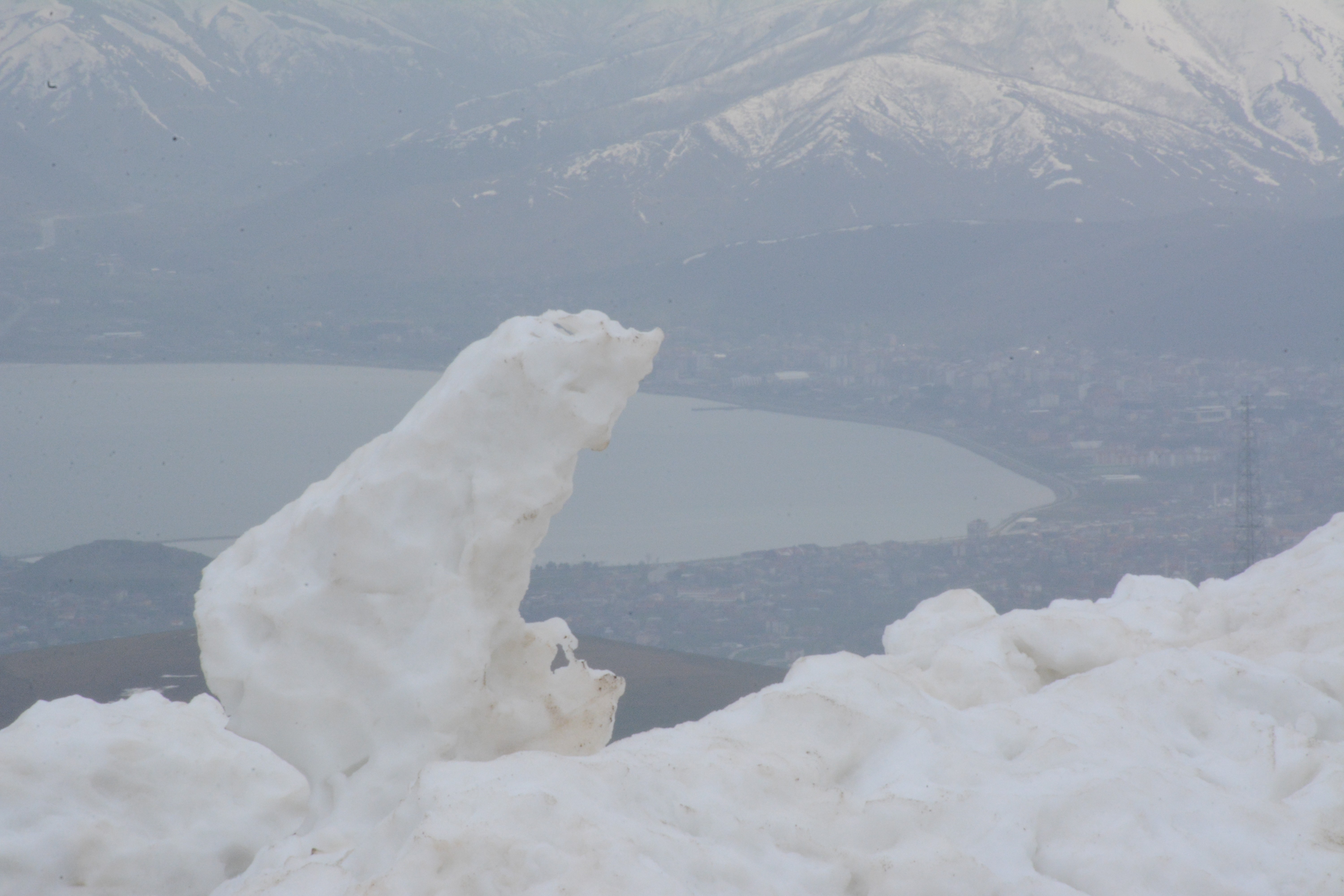 Türkiye’nin en büyük kalderasında kar kalınlığı 8 metre
