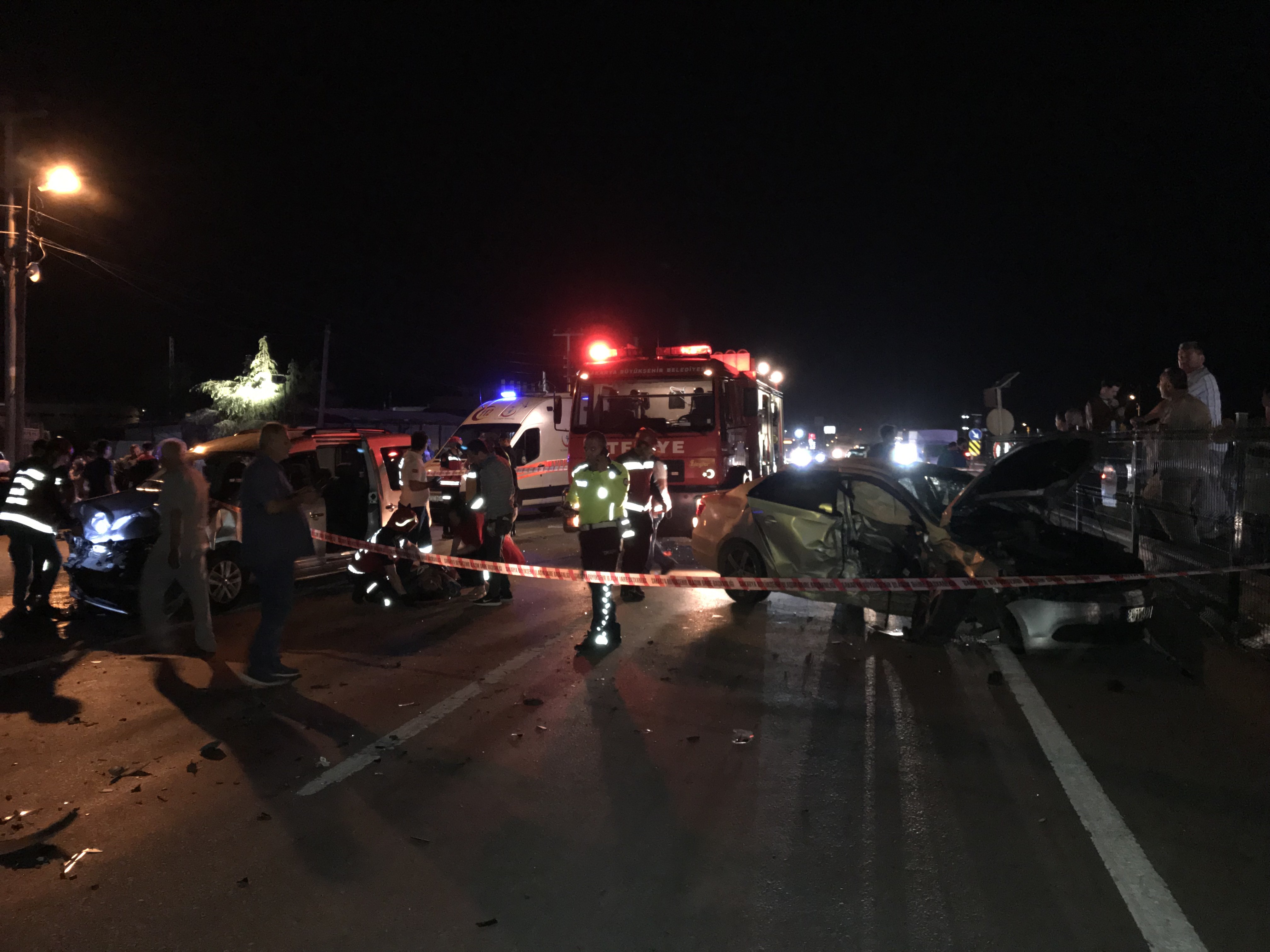 Sakarya’da trafik kazası: 2’si çocuk 10 yaralı