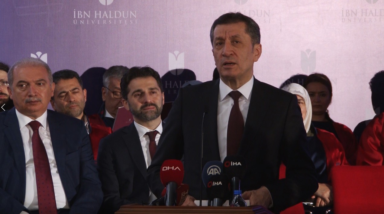 İbn Haldun Üniversitesi’nde mezuniyet coşkusu