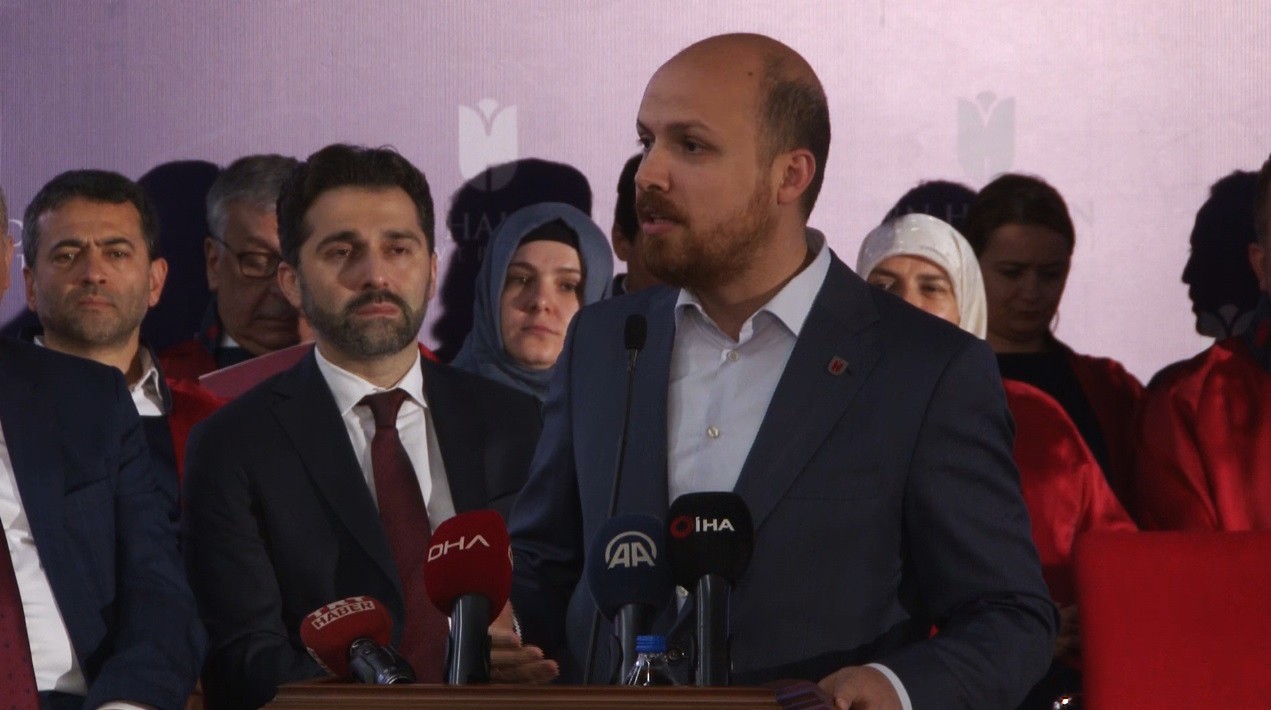 İbn Haldun Üniversitesi’nde mezuniyet coşkusu