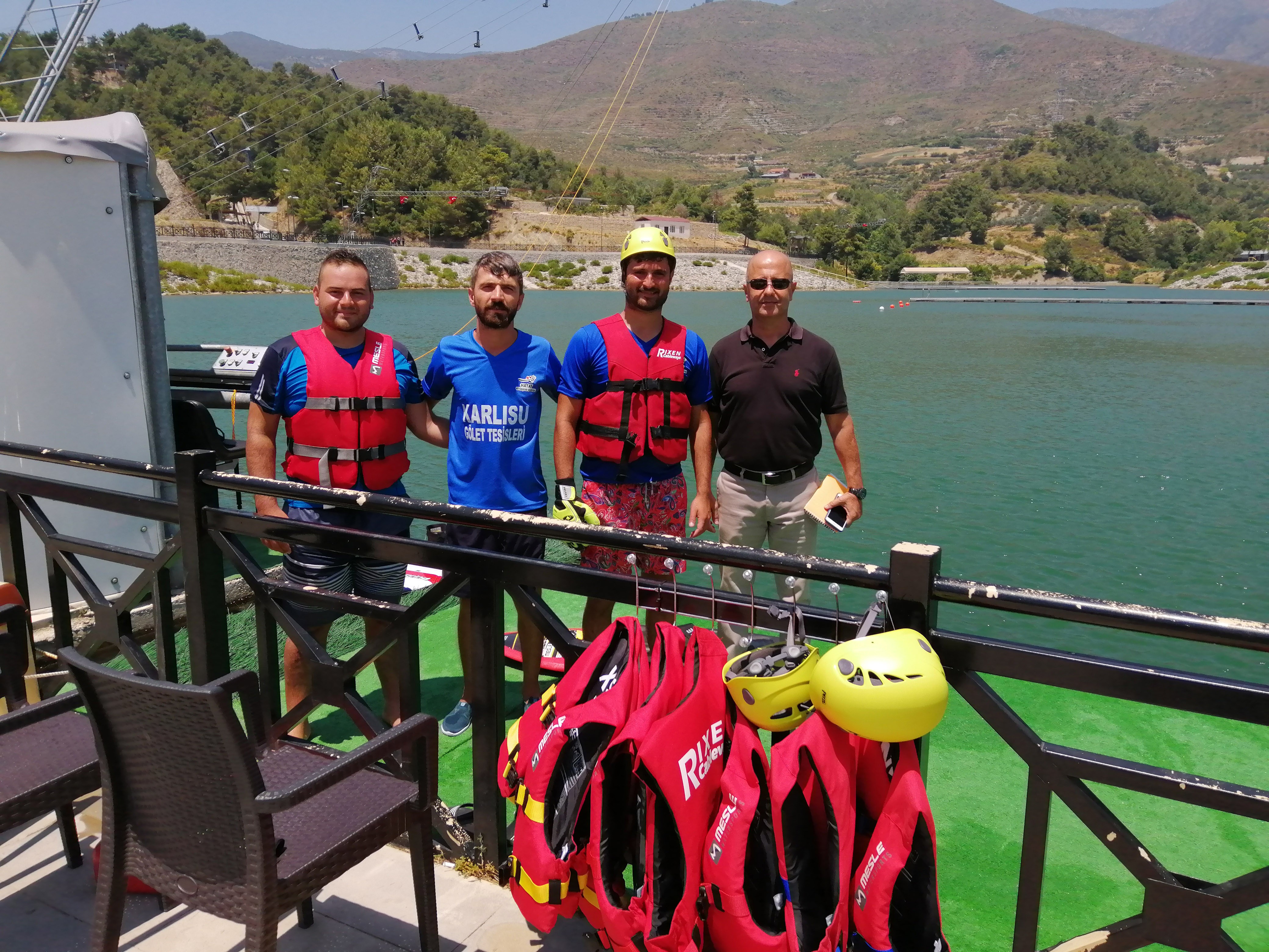 Karlısu Göleti'nde su kayağı keyfi