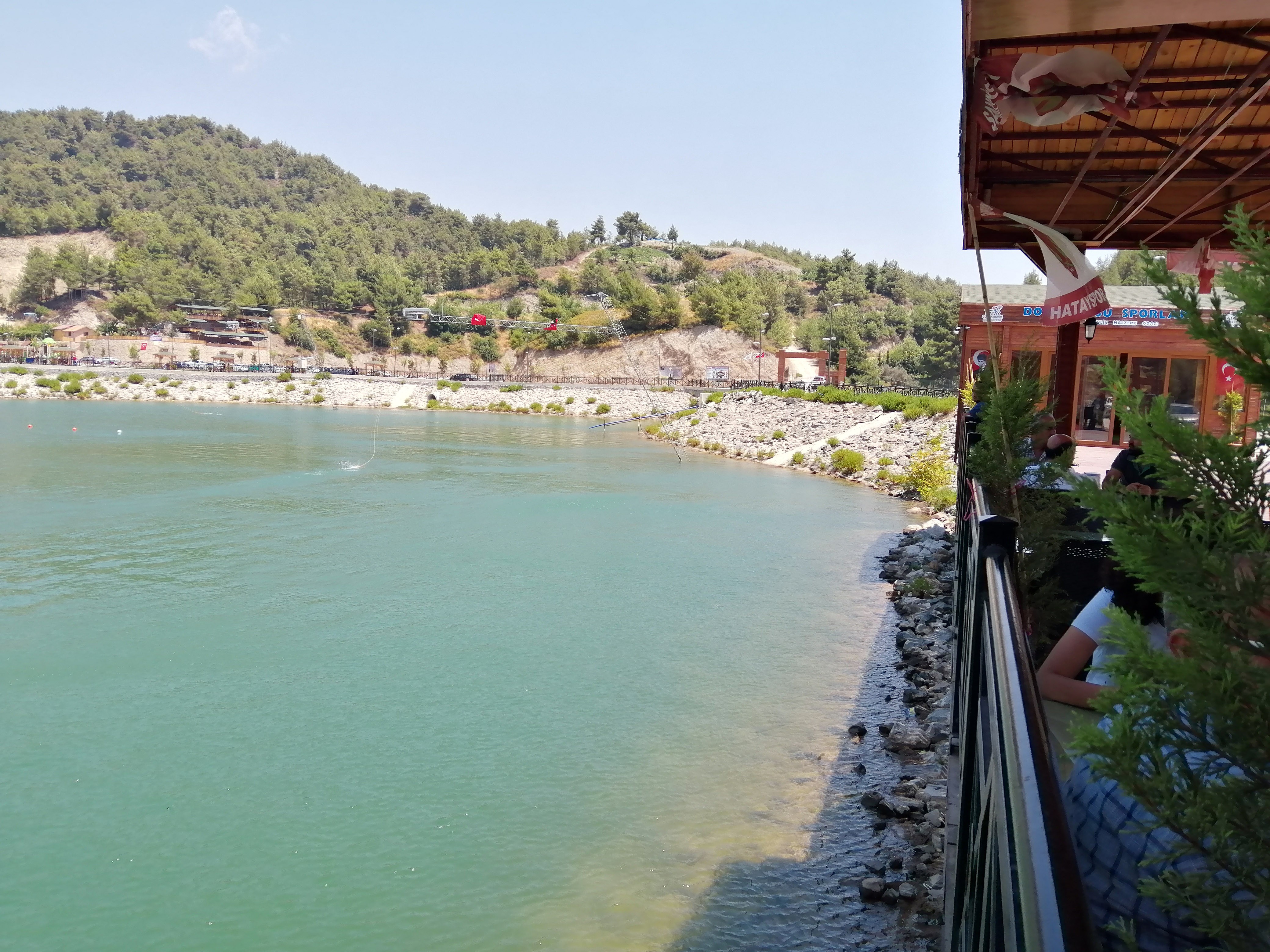 Karlısu Göleti'nde su kayağı keyfi