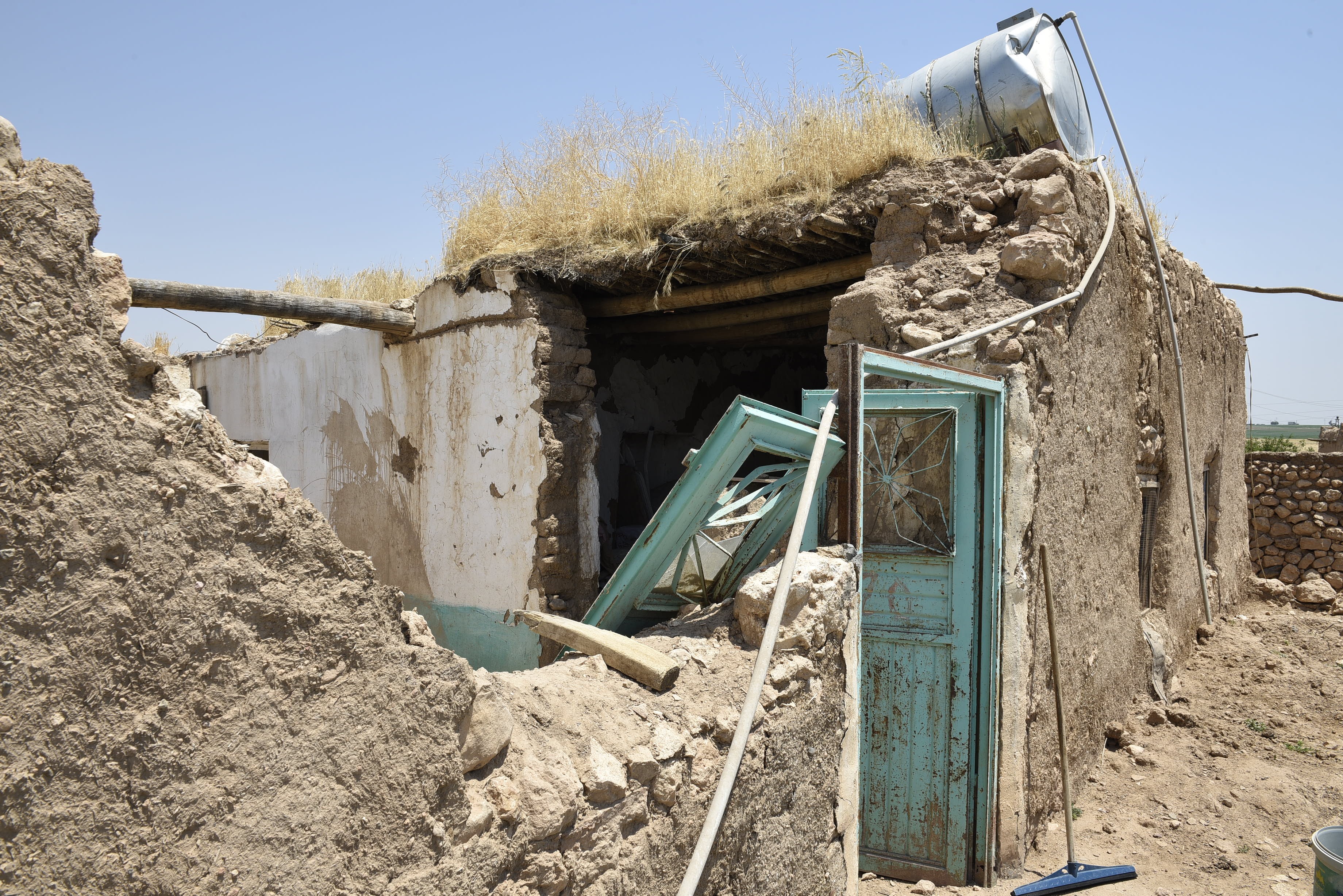 Yılan ve akrep korkusundan uyuyamıyorlar