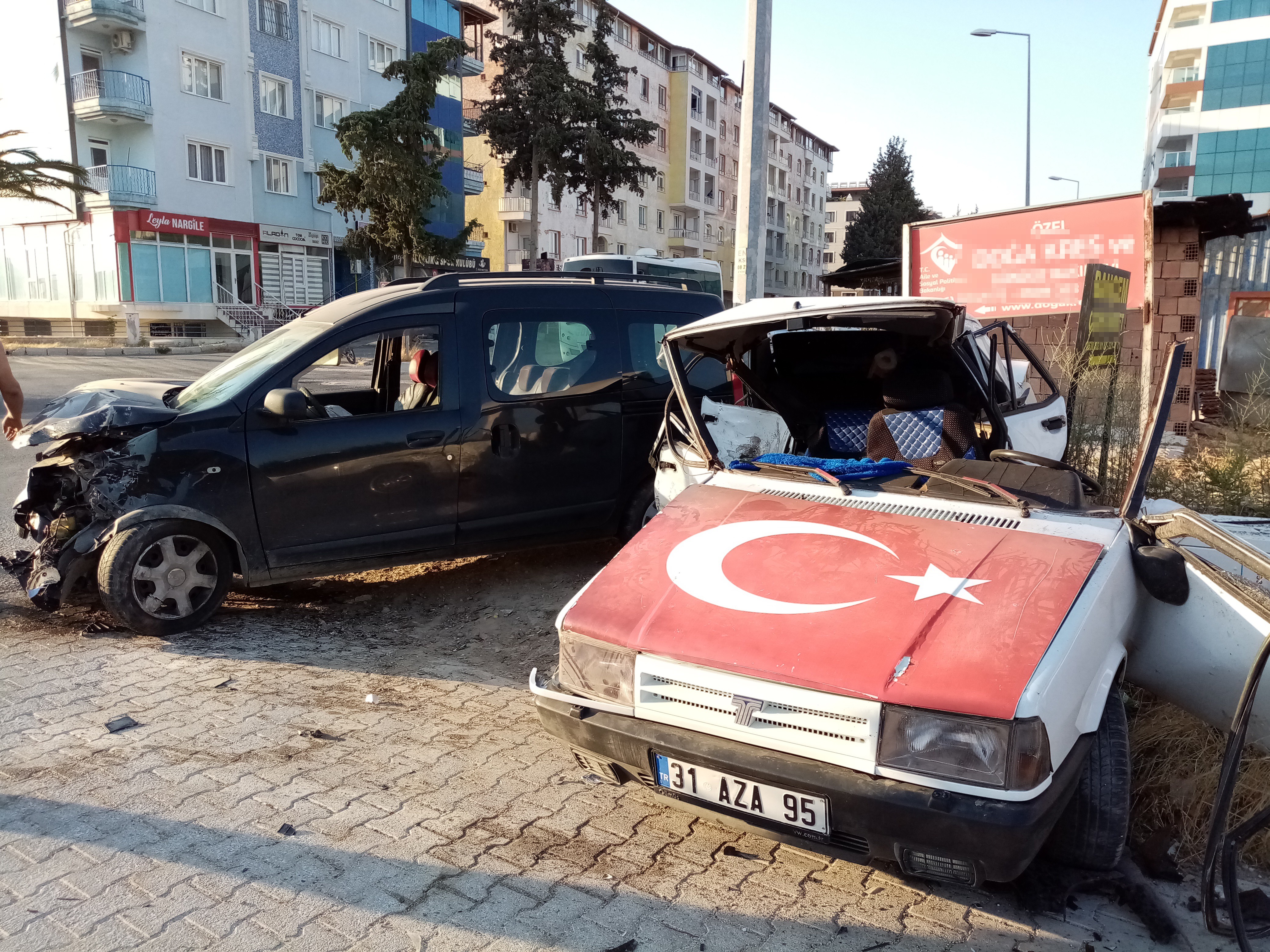 Parçalanan araçtan sağ çıktı !