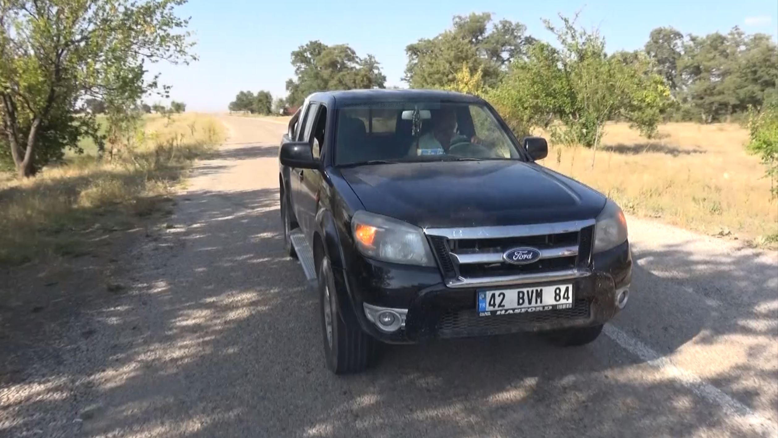 Bu yolda arabalar rampa yukarı kendi kendine gidiyor