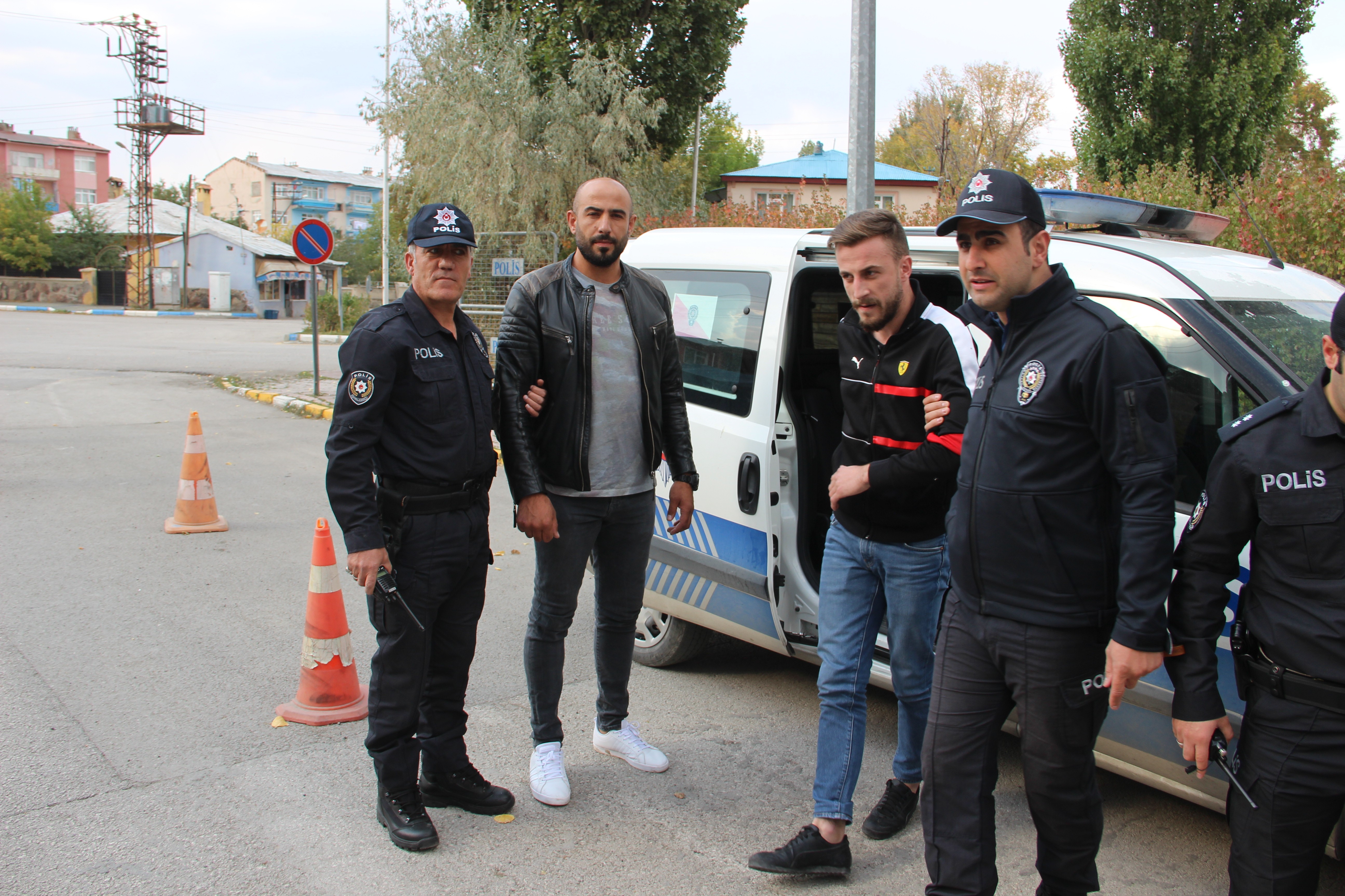 Lüks araçla 'Drift' yapan arkadaşlara 15 bin liralık rekor ceza