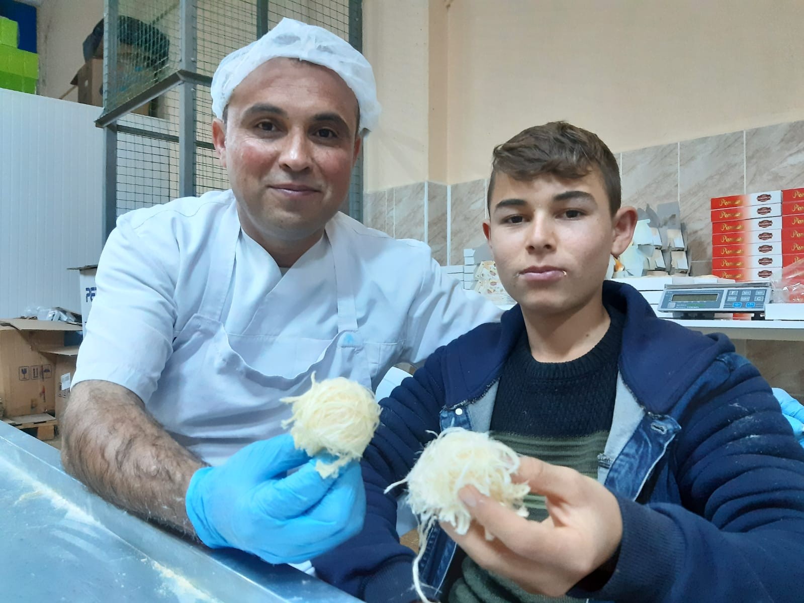 Çölyak hastası oğlu için üretti, şimdi siparişlere yetişemiyor