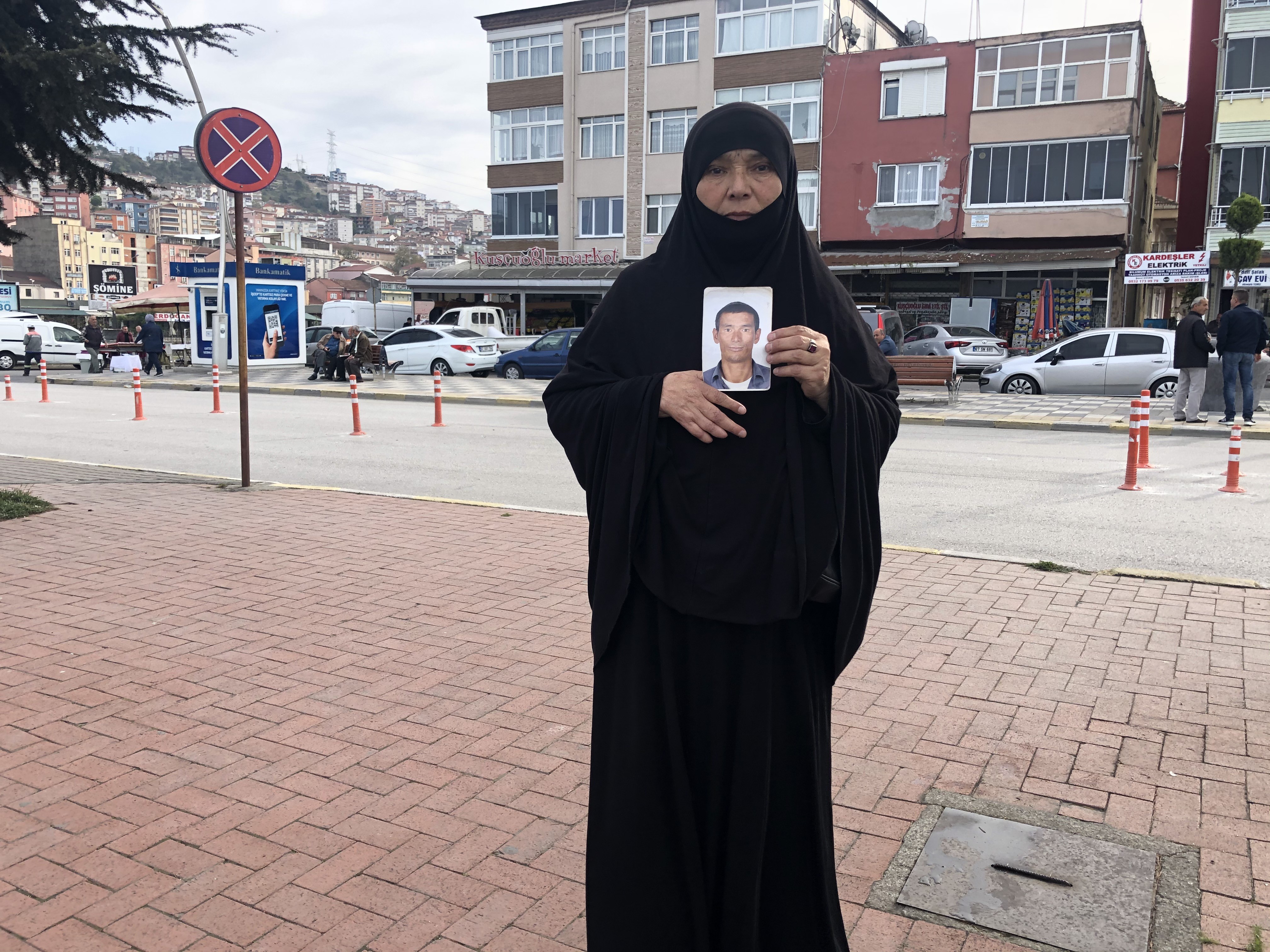 Afgan uyruklu anne 27 yaşındaki oğlunu arıyor