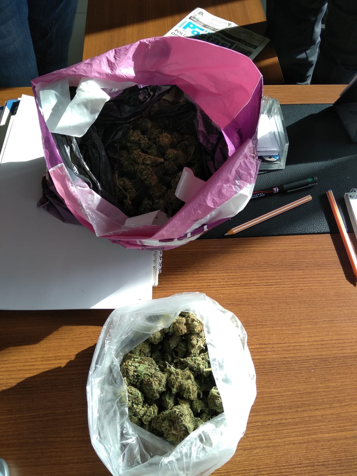 Konya'da yabancı plakalı tırda 3 kilo esrar yakalandı