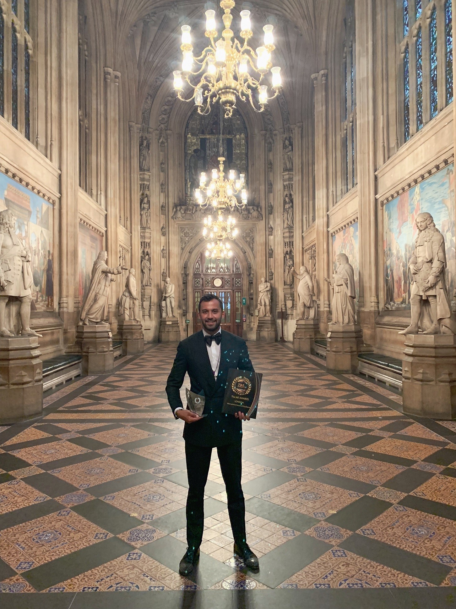 Dünya diş hekimliği oskarı Türk doktorun oldu