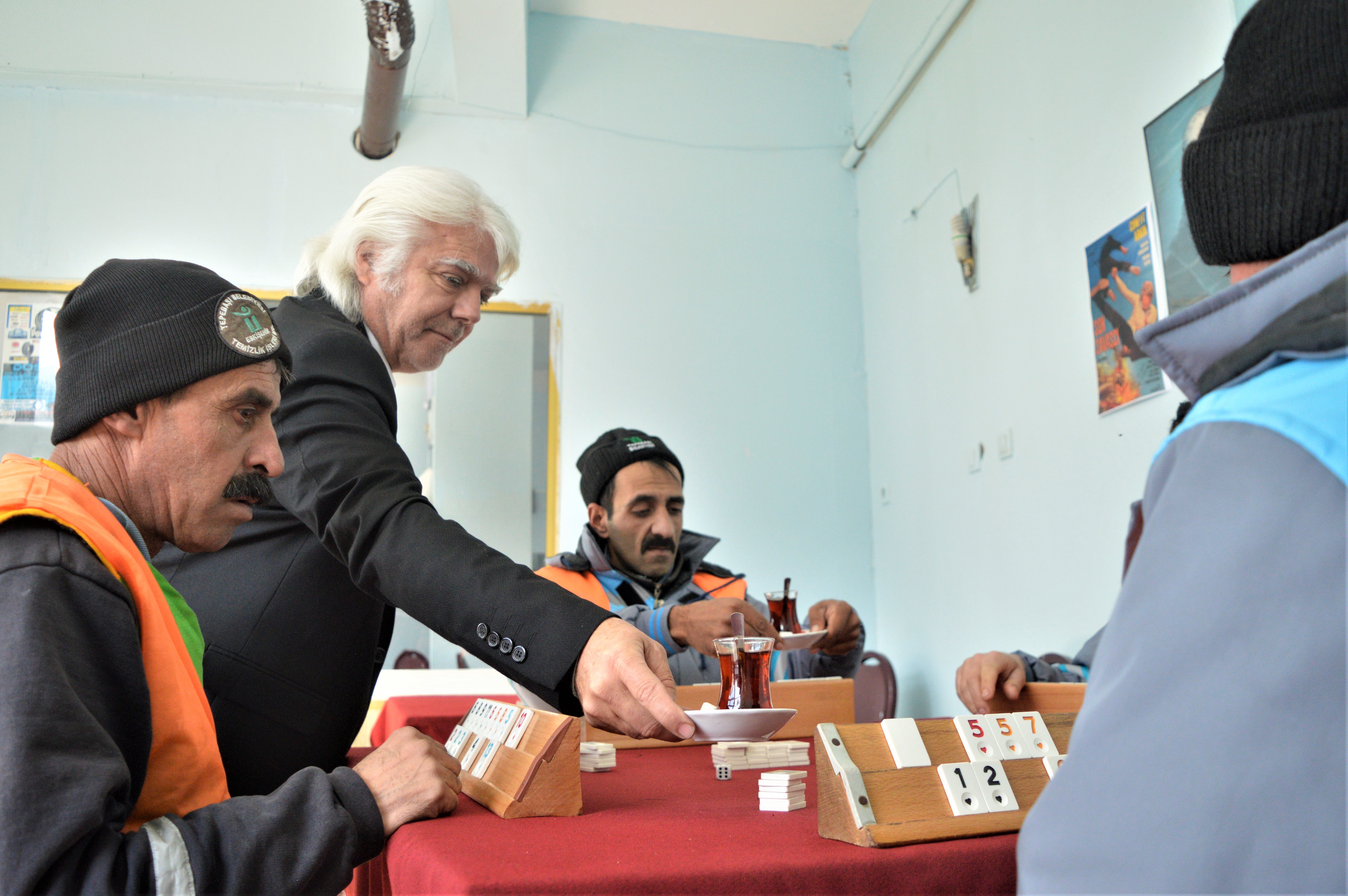 Fotoğraf çekinmekten çaylara yetişemiyor