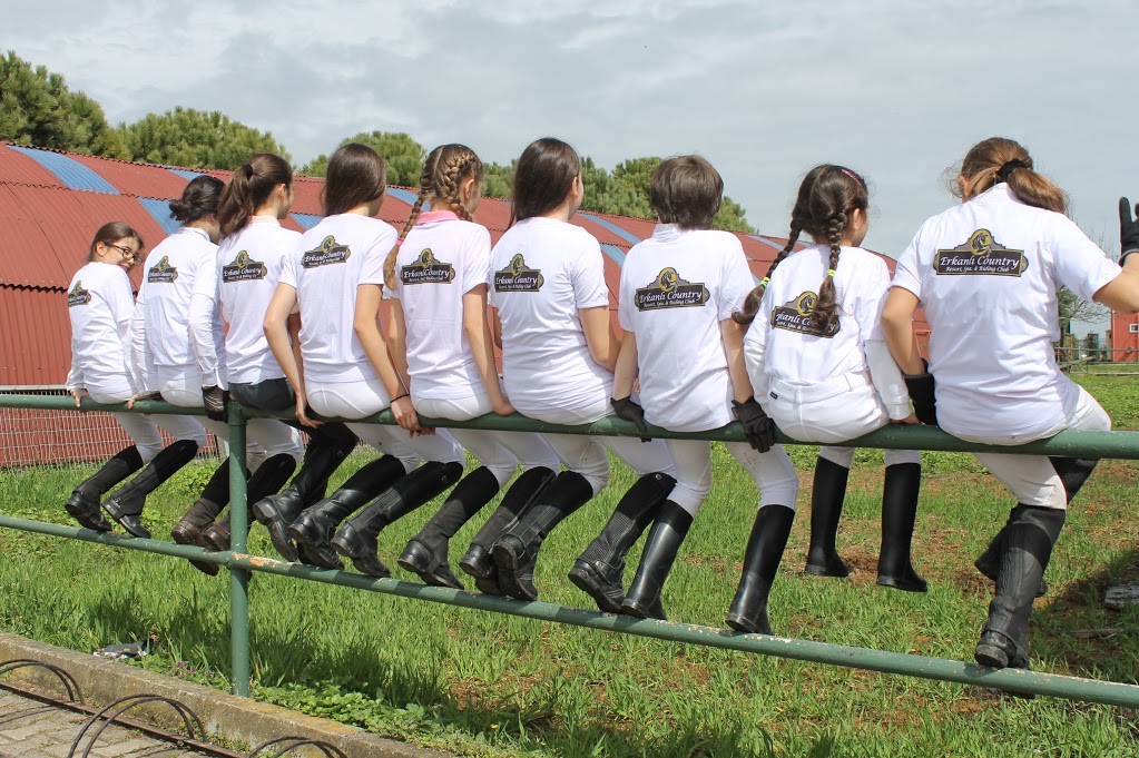 Doğa içinde konaklamalı binicilik eğitimi