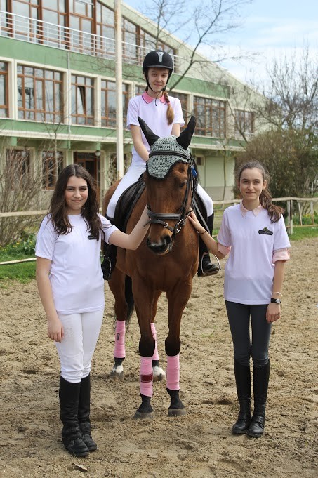 Doğa içinde konaklamalı binicilik eğitimi