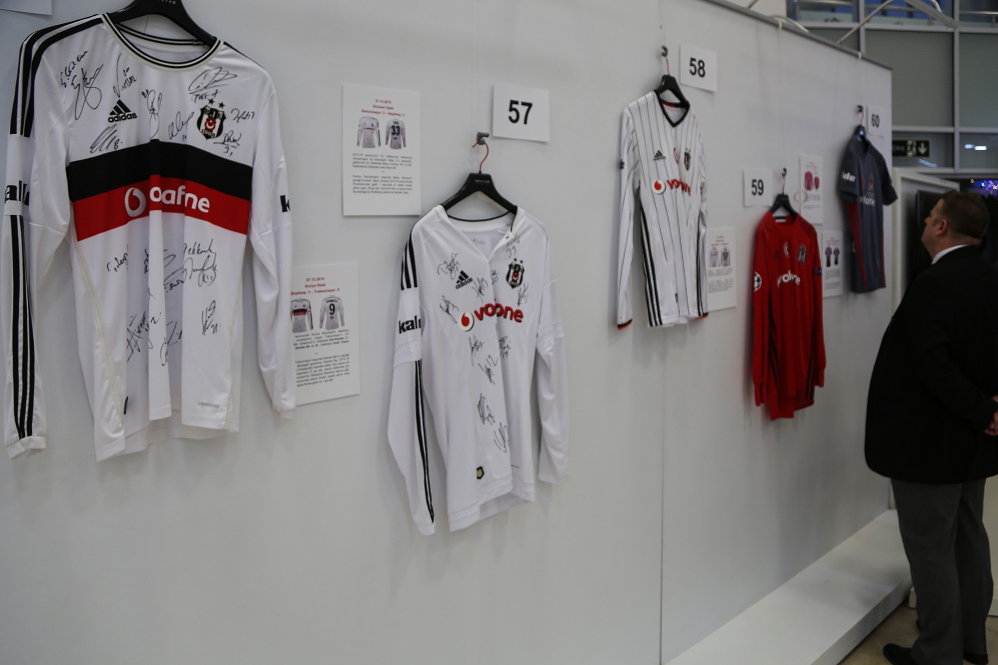 Beşiktaş'lı futbolcuların 1903'ten bu yana giydiği formalar bu sergide görücüye çıktı