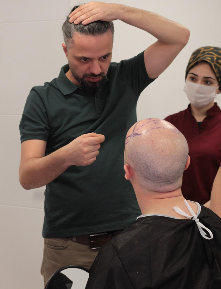 Dr. Bilgehan Aydın açıkladı: 'Saç ekimi değil, saç nakli'