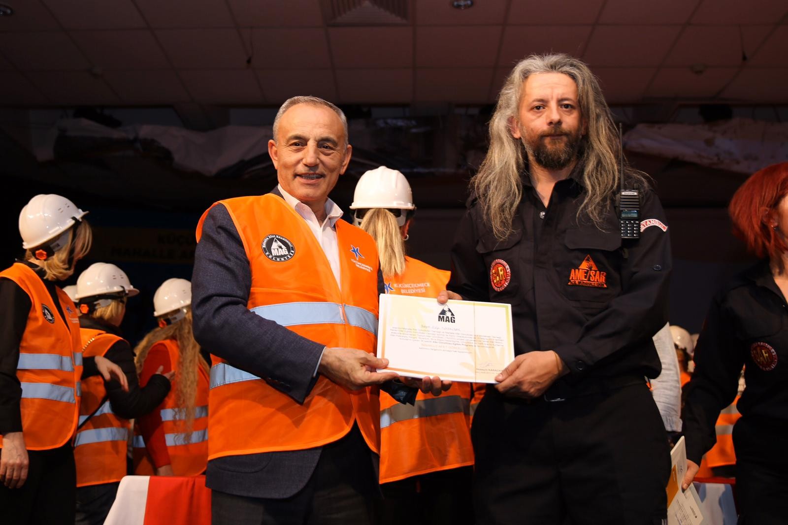 Küçükçekmece’de mahalle afet gönüllüleri sertifikalarını aldı