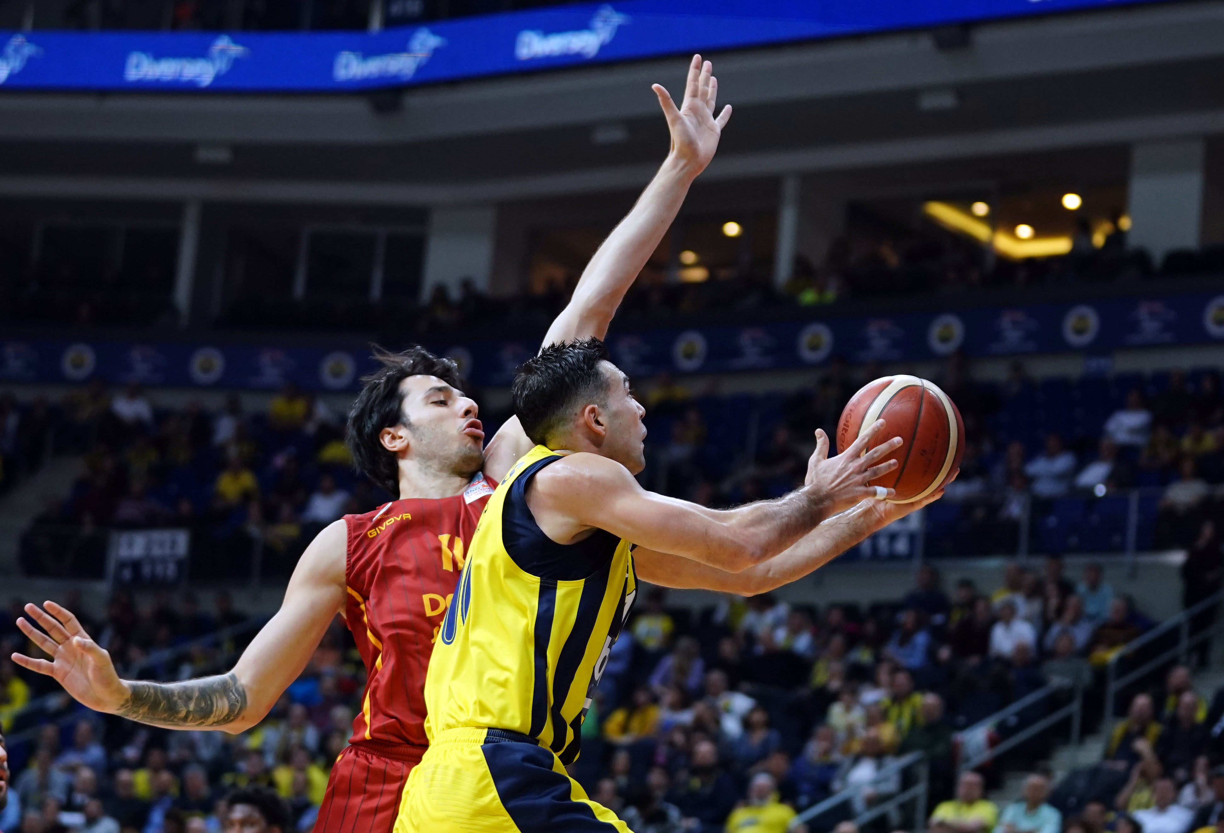 Potada derbi Galatasaray'ın