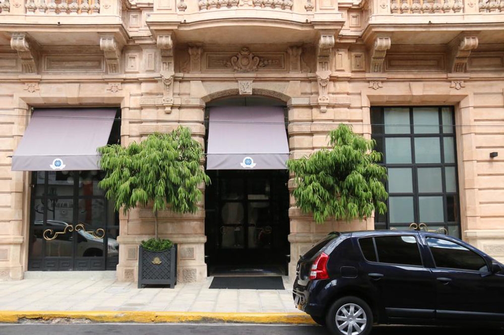 Ronaldinho’ya 4 yıldızlı ev hapsi