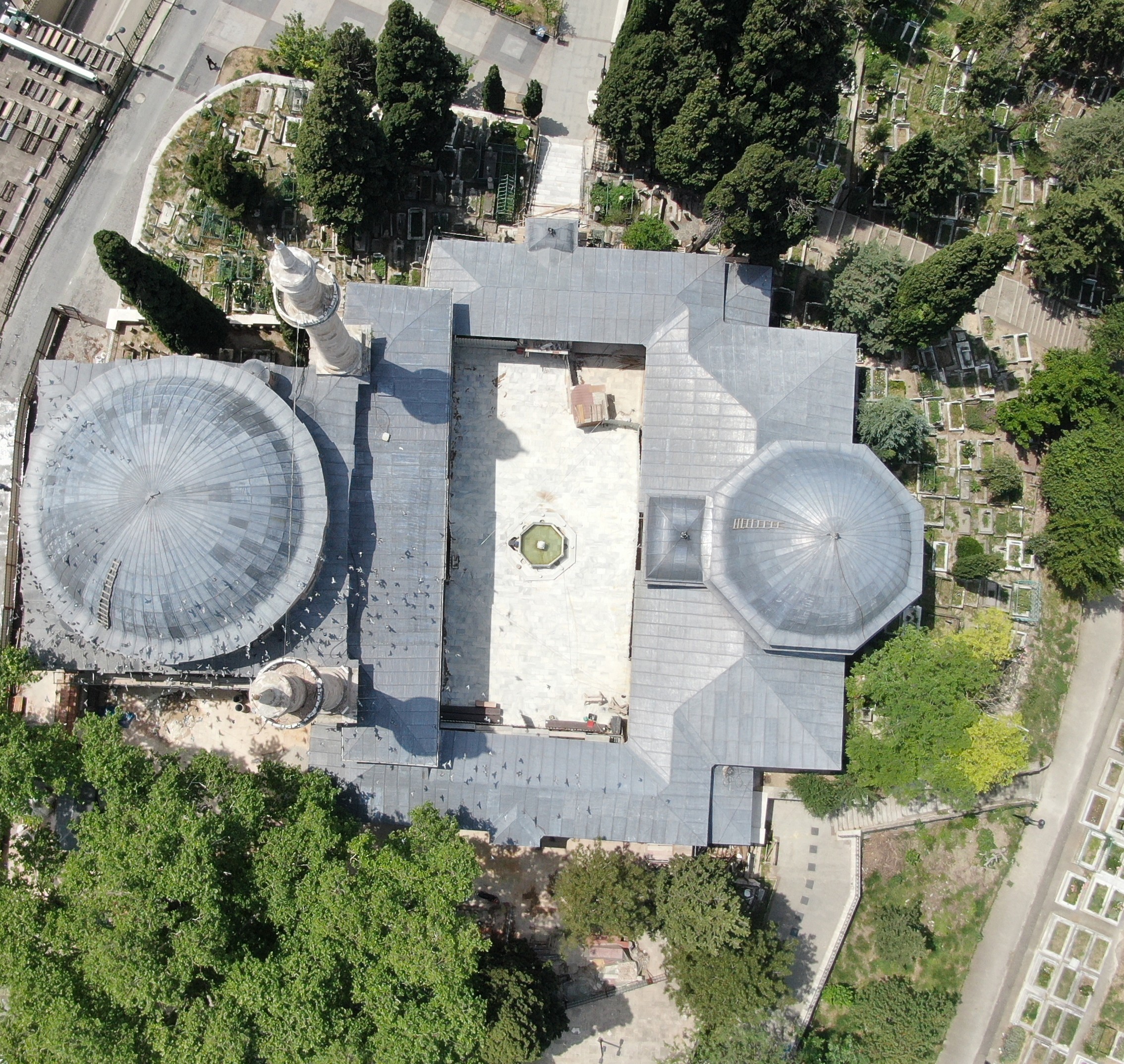 Emirsultan Camii depreme dayanamaz