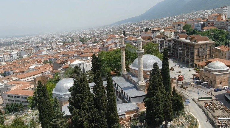 Emirsultan Camii depreme dayanamaz